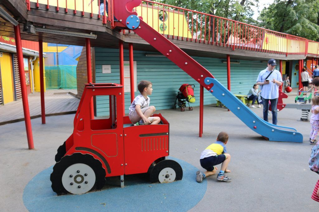 Новые детские площадки установят в Басманном районе