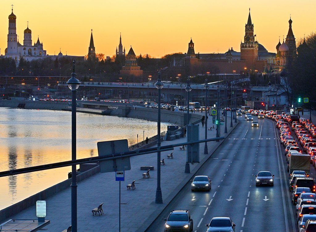 ЦОДД представил ТОП-10 самых загруженных дачниками магистралей в Москве