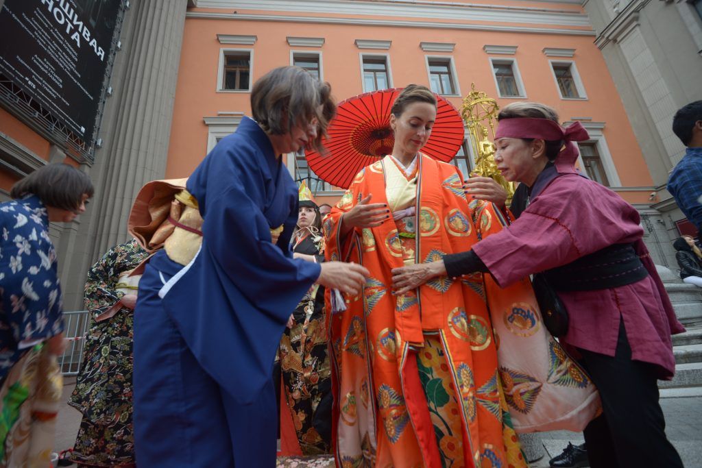 Фотофакт: Любовь Сан готовится к открытию фестиваля Будо