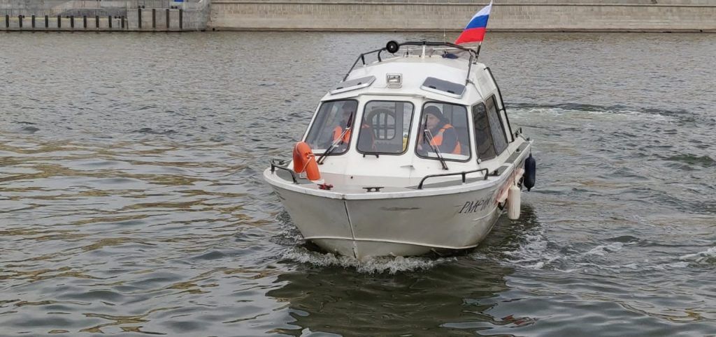 Спасатели ПСС «Крымский мост» спасли мужчину из Москвы-реки