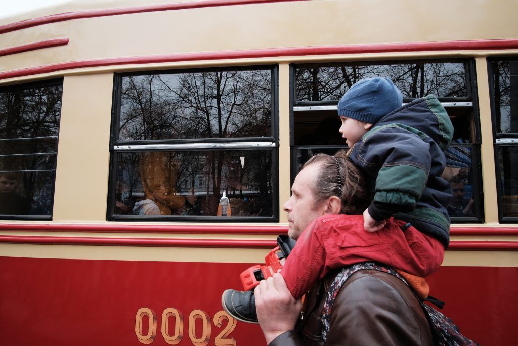 Более 100 тысяч человек посмотрели парад трамваев в центре Москвы