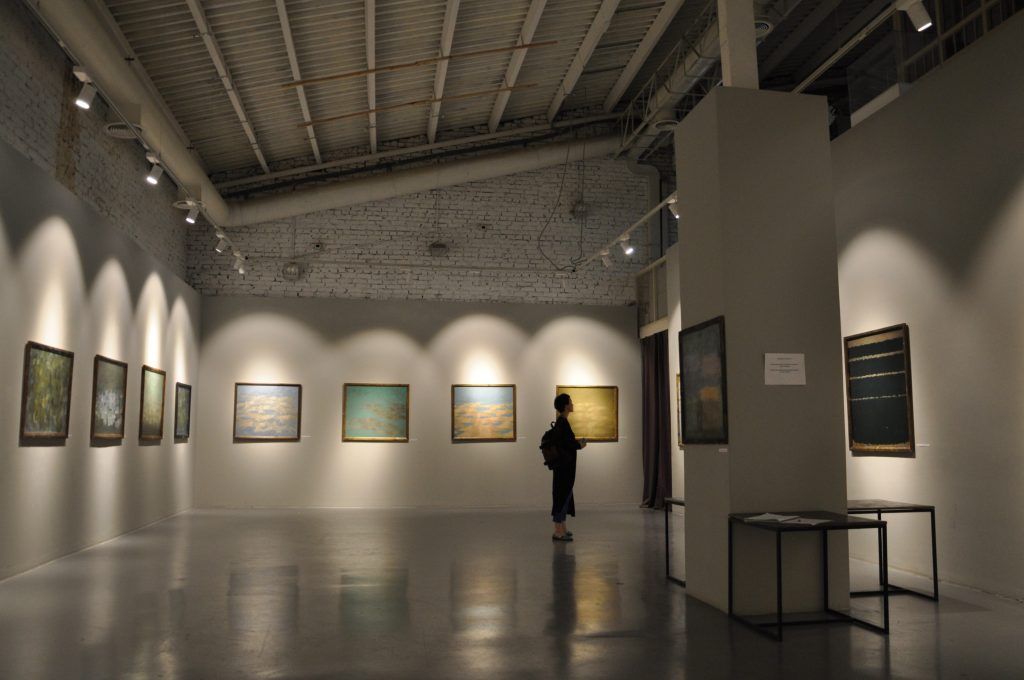 Персональную выставку современного художника показали в галерее «Файн Арт»