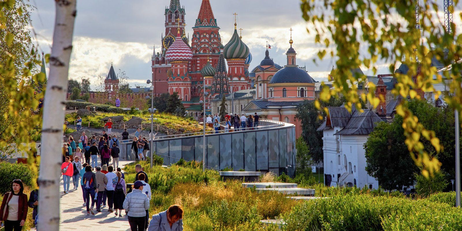 Жители столицы назвали Парк Горького и «Зарядье» лучшими зонами отдыха. Фото: сайт мэра Москвы