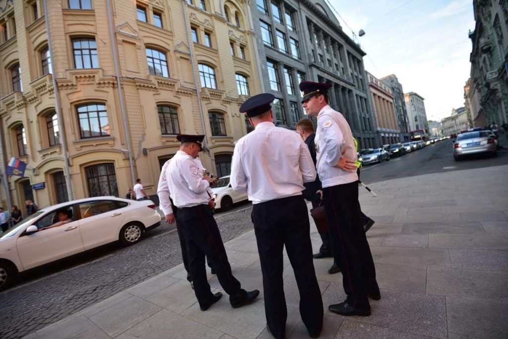 Полиция начала розыск кассирши, укравшей 41 миллион рублей в центре Москвы