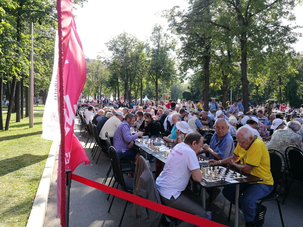 Ветераны приняли участие в турнире по шахматам 