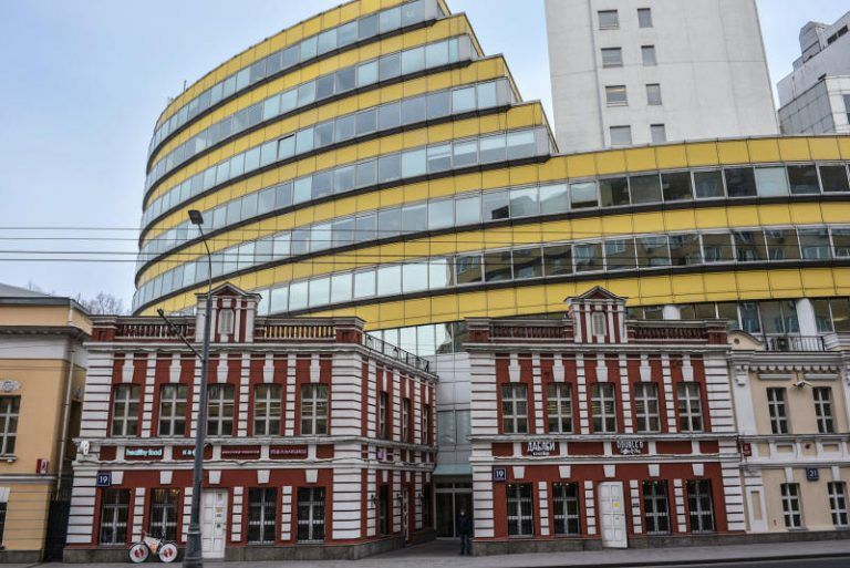 банк z расположен в центре столицы. 23стр1,. финанс банк. коммерческий банк осуществляет эмиссию денег. банк z расположен в центре столицы.