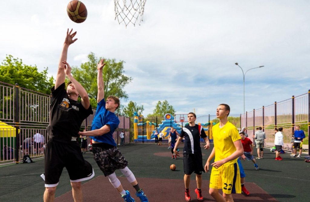Соревнования по стритболу организуют в центре столицы. Фото: сайт мэра Москвы