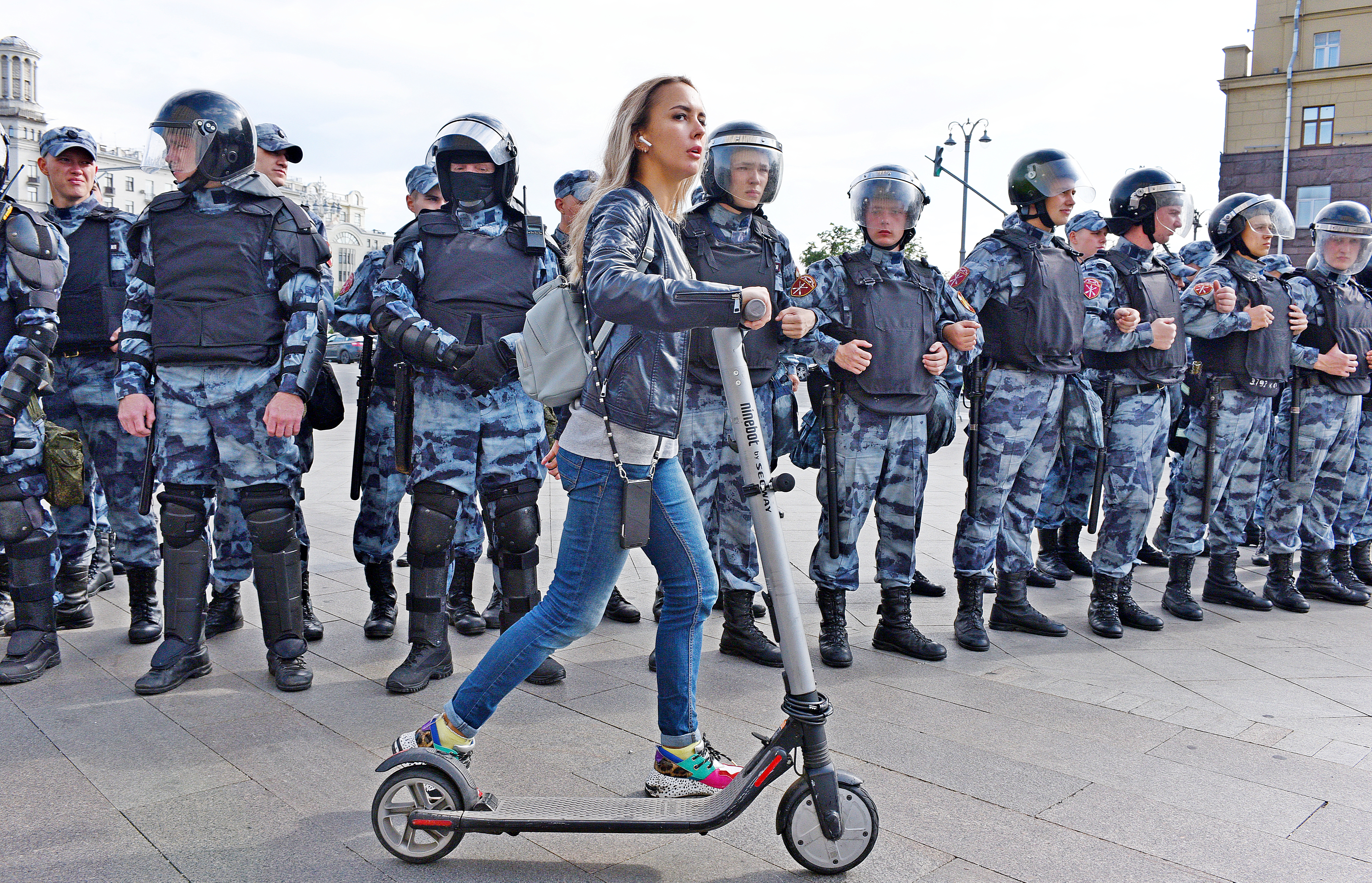 3 июля 2019 года. На Пушкинской площади полиция была готова охранять покой жителей города и туристов. Фото: Пелагия Замятина