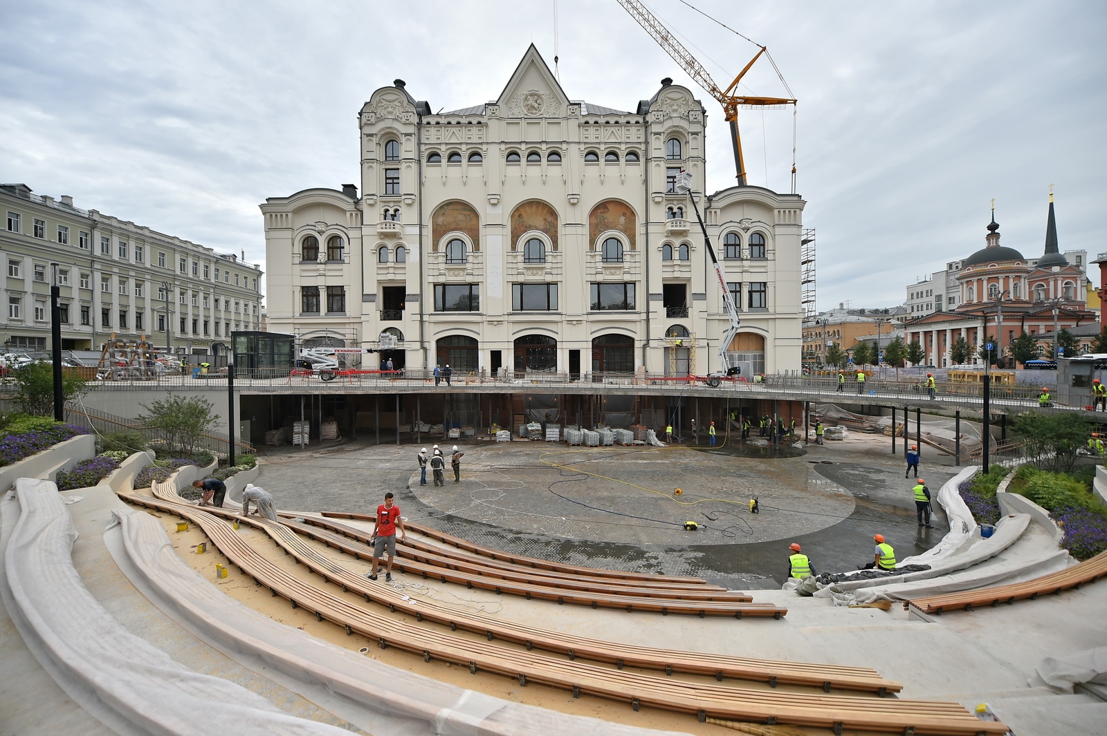 Амфитеатр рядом с Политехническим музеем откроют в День города. Фото: Комплекс градостроительной политики и строительства города Москвы