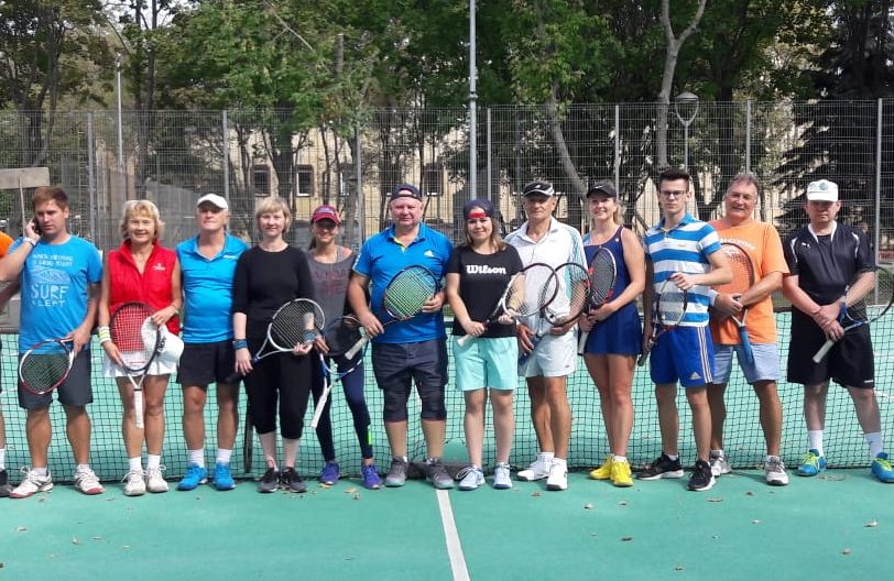 Турнир по теннису состоялся в Мещанском районе. Фото: пресс-служба префектуры ЦАО