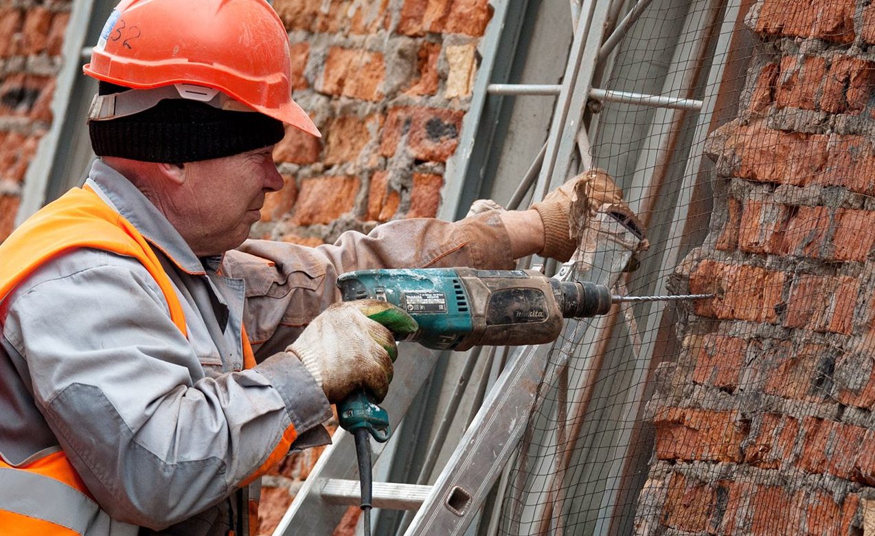 Этап работ капитального ремонта дома на улице Щипок завершат в ближайшие дни. Фото: сайт мэра Москвы