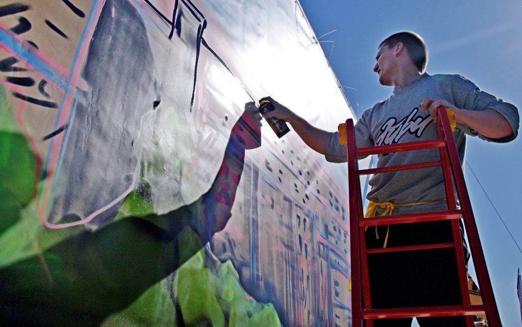Социальное граффити с амурским тигром появилось в центре Москвы