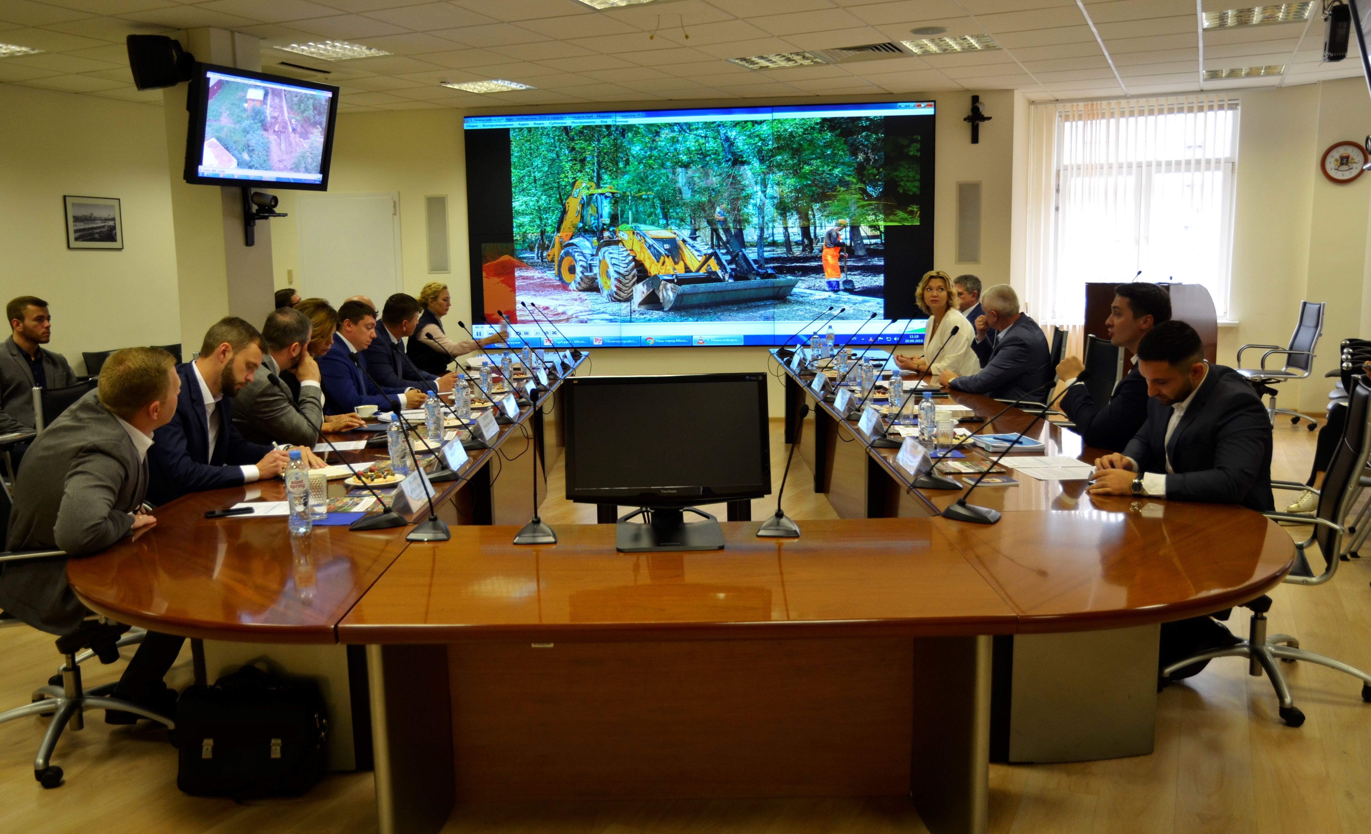 Представители префектуры Центрального округа поделились опытом с коллегами из Липецка. Фото: Анна Быкова