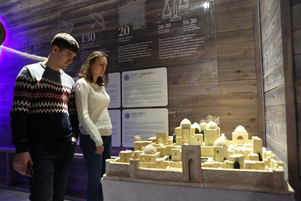 Исторический музей назвал «Трогательной историей» выставку тактильных экспонатов