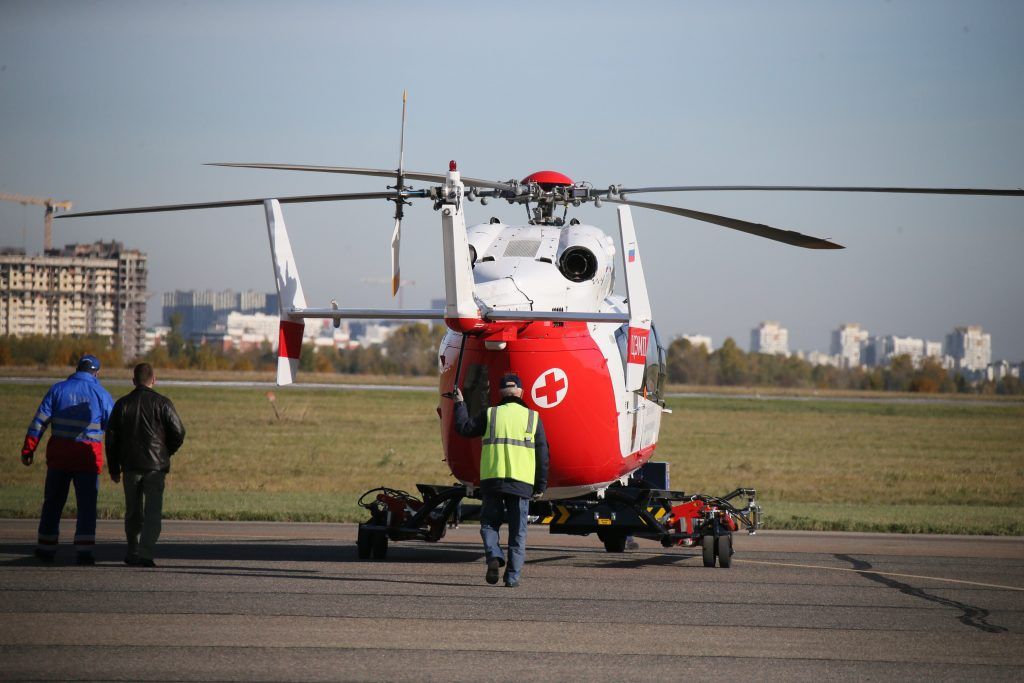 В Москве на дежурство заступает четвертый экипаж санитарного вертолета Московского авиационного центра