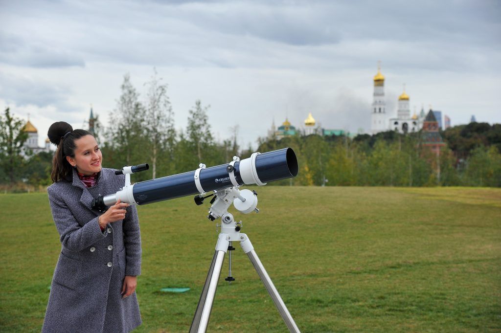 Фотофакт: астрономические наблюдения в парке «Зарядье»