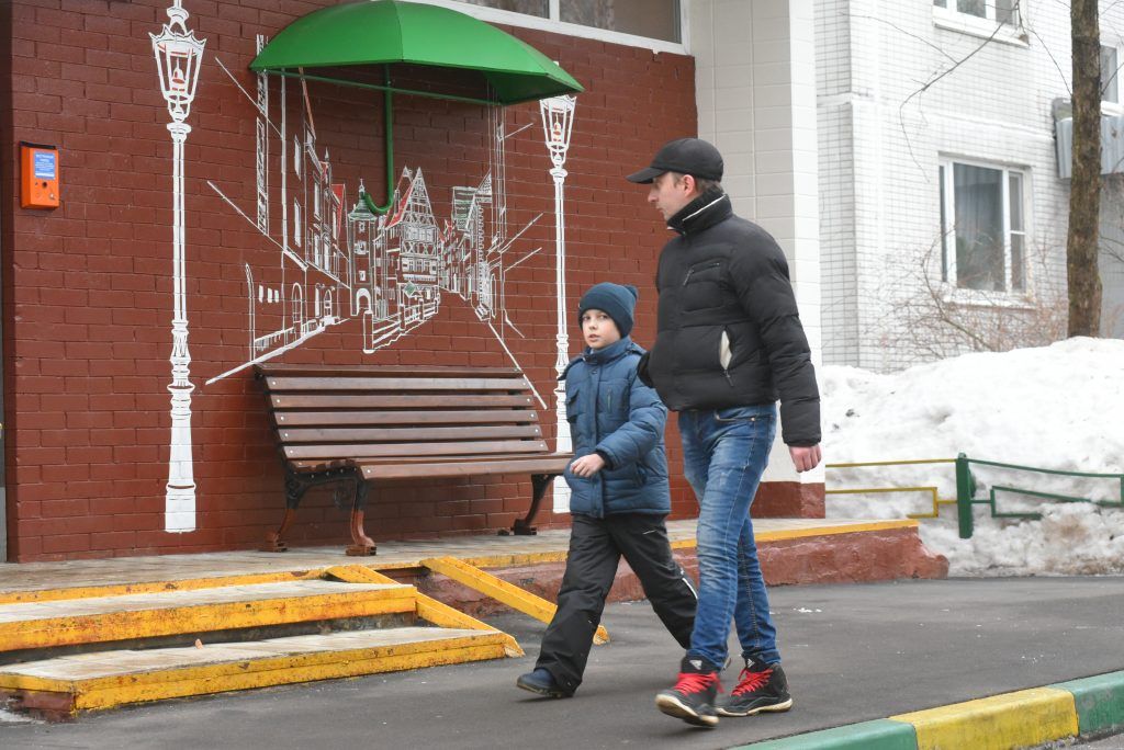 В подъездах московских домов в 2019 году уже установлено 199 подъемных платформ для маломобильных граждан