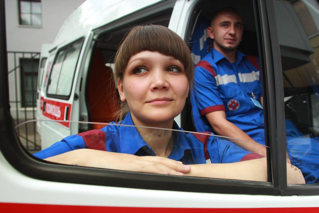 Арт-объект скорой помощи в центре Москвы набрал три тысячи «спасибо» от пациентов
