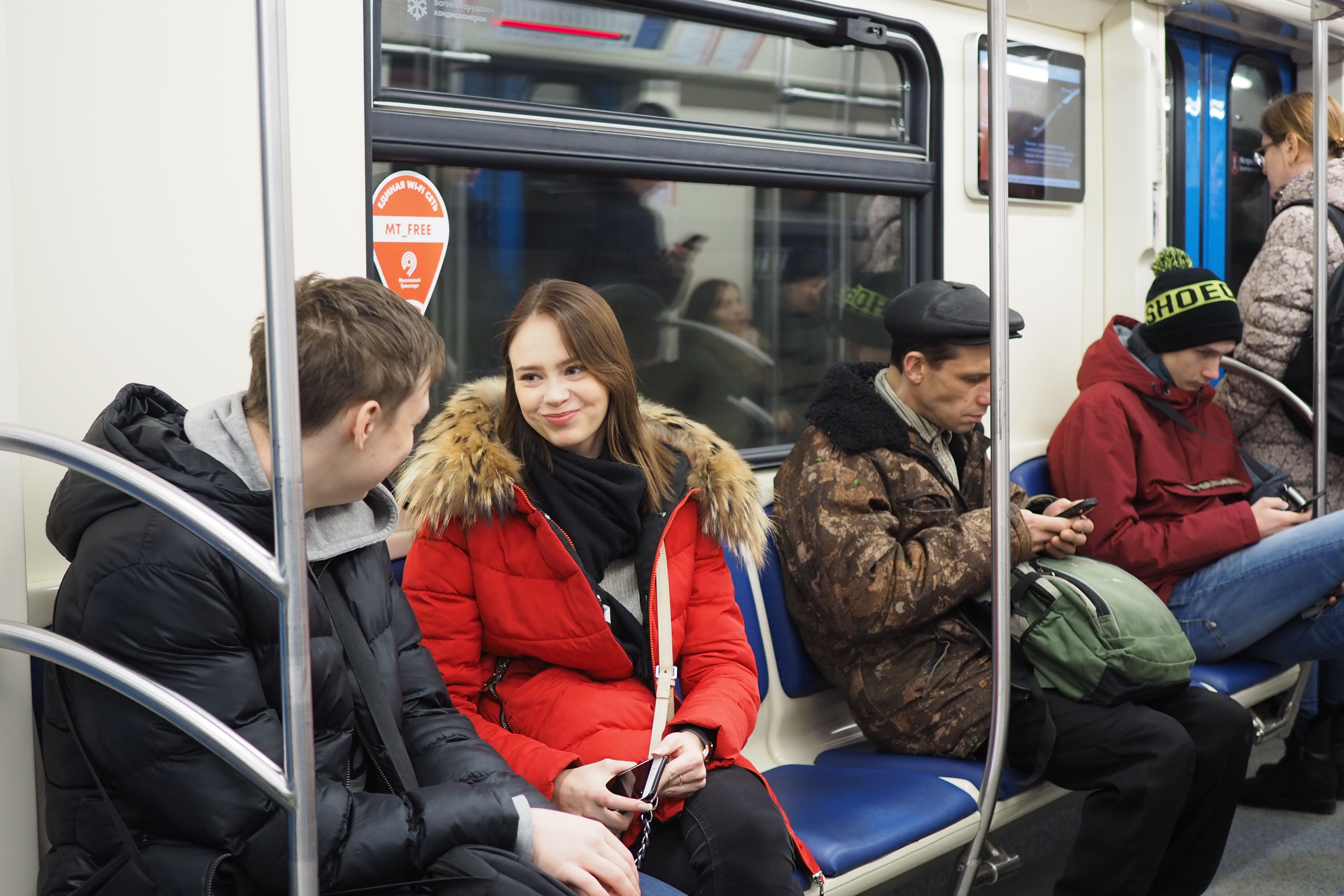 Более 90 процентов пассажиров предпочли бы ароматизированный вагон обычному. Фото: Элина Масимова, «Вечерняя Москва»