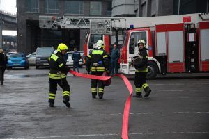 Возгорание зафиксировали на первых этажах. Фото: Светлана Колоскова