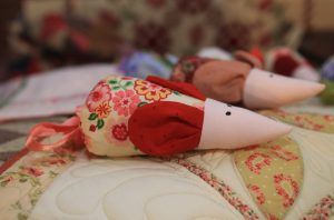 16 ноября 2019 года. В Музее Москвы организовали блошиный рынок, в «текстильной части» можно было присмотреть игрушки ручной работы. Фото: Наталия Нечаева, «Вечерняя Москва»