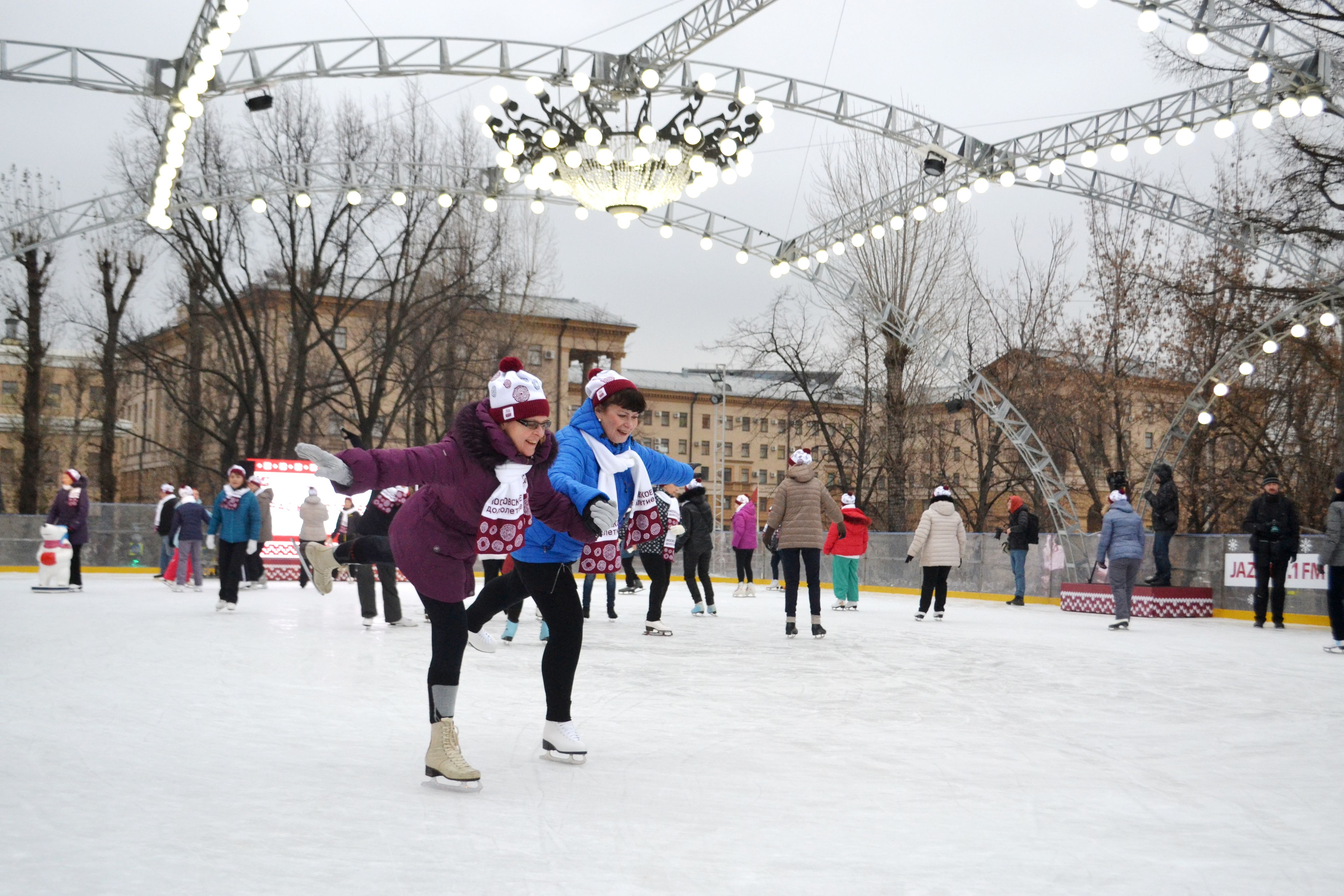 Здоровье на коньках: для участников проекта «Московское долголетие» открыли новое направление. Фото: Зифа Хакимзянова