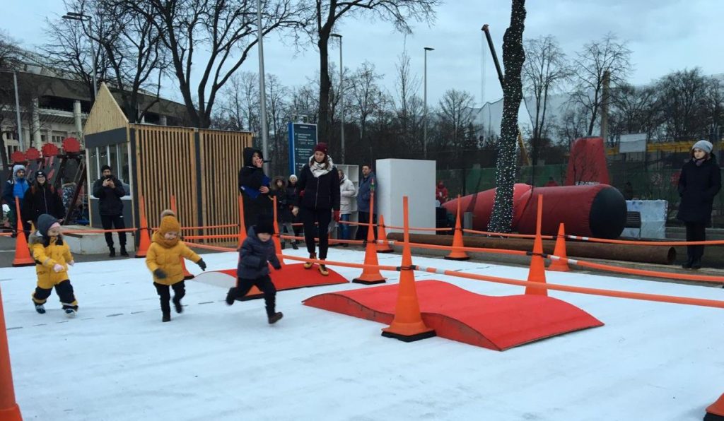 Дети приняли участие в забеге на Зимнем празднике в Лужниках