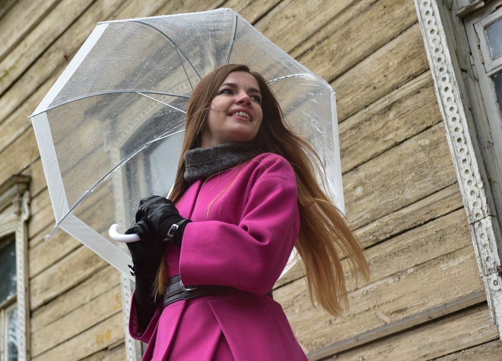 Не стоит забывать про зонт. Фото: Пелагия Замятина, «Вечерняя Москва»