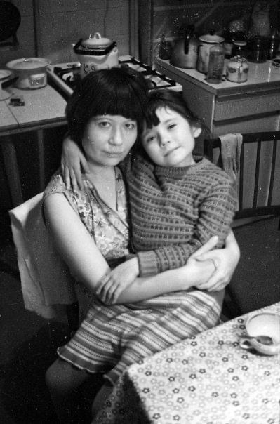 1970-е годы. Екатерина Лаврентьева с мамой Ириной. Фото из личного архива