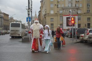 Дед Мороз от своего не отступится. Фото: Александр Казаков