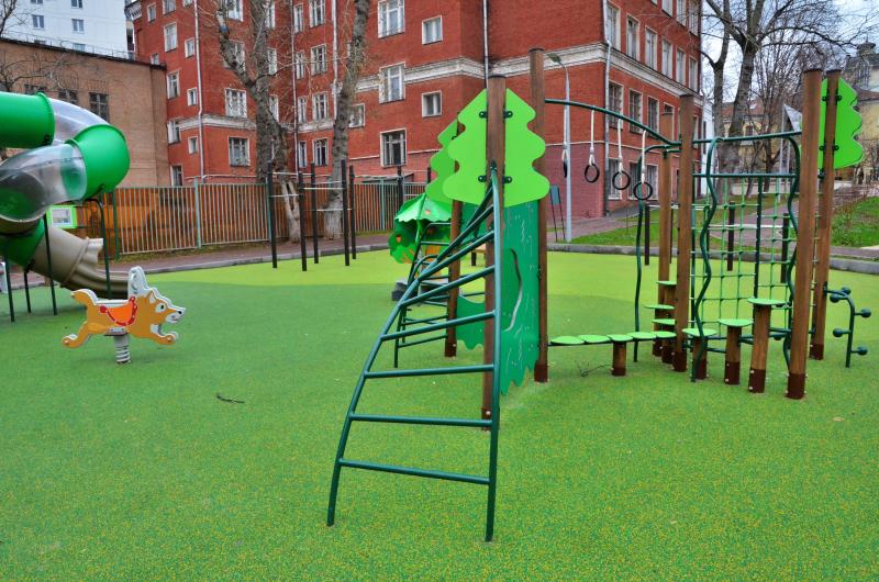 Свыше 60 дворов Пресненского района благоустроили за 2019 год