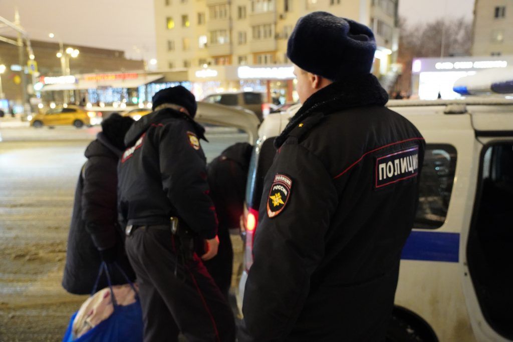 Рейд по безопасности прошел в районе Якиманка. Фото: Денис Кондратьев