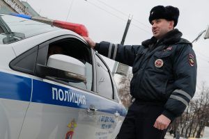 За порядкам на дорогах следят инспекторы. Фото: Максим Аносов