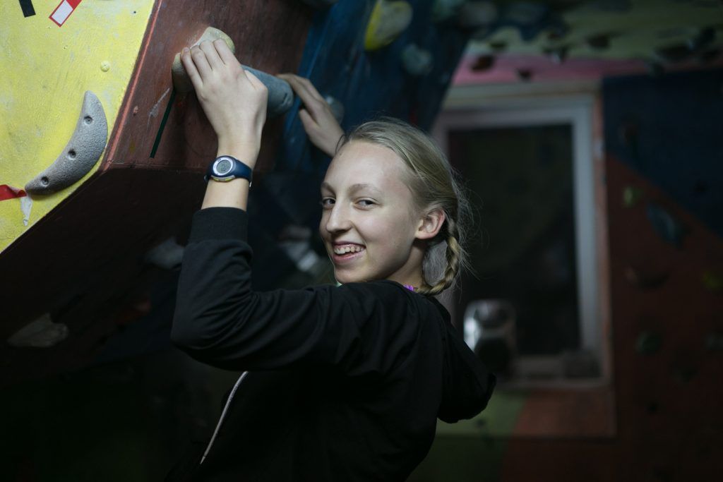 Лиза Соловьева занимается скалолазанием около полугода. Фото: Михаил Подобед