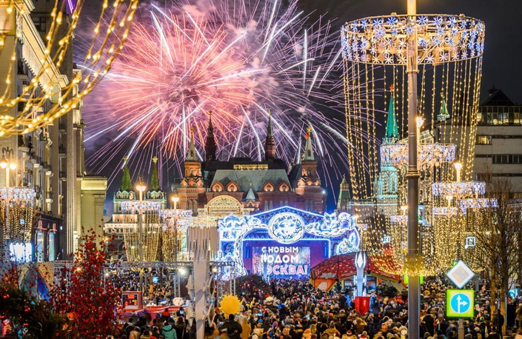 Около 40 площадок открыли на фестивале «Путешествие в Рождество» в центре Москвы