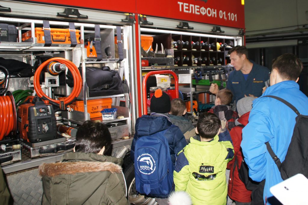 Самый большой в Европе пожарно-спасательный отряд распахнул двери для московских ребят