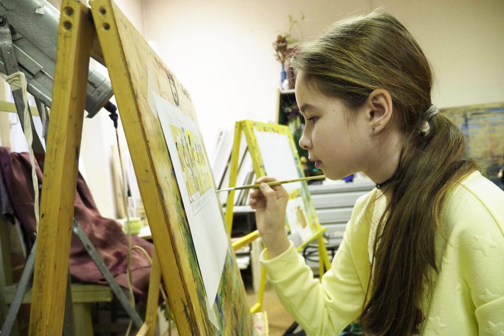 Юные художники Москвы поучаствуют в конкурсе «Наследие моего района»