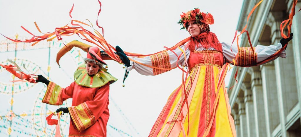 Изготовление кукол и народные танцы: программу «Широкая Масленица» проведут в Хамовниках. Фото: сайт мэра Москвы