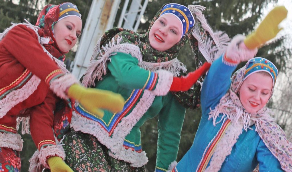 Игры и хороводы: праздник в честь Масленицы организуют в районе Арбат. Фото: сайт мэра Москвы