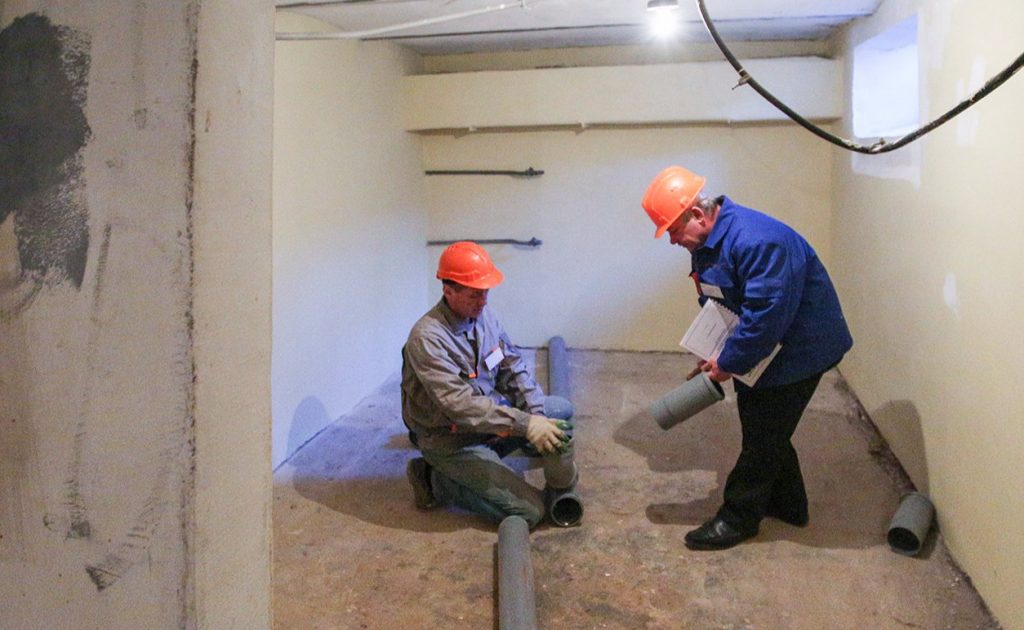 Капитальный ремонт завершат в подъездах жилого дома района Арбат