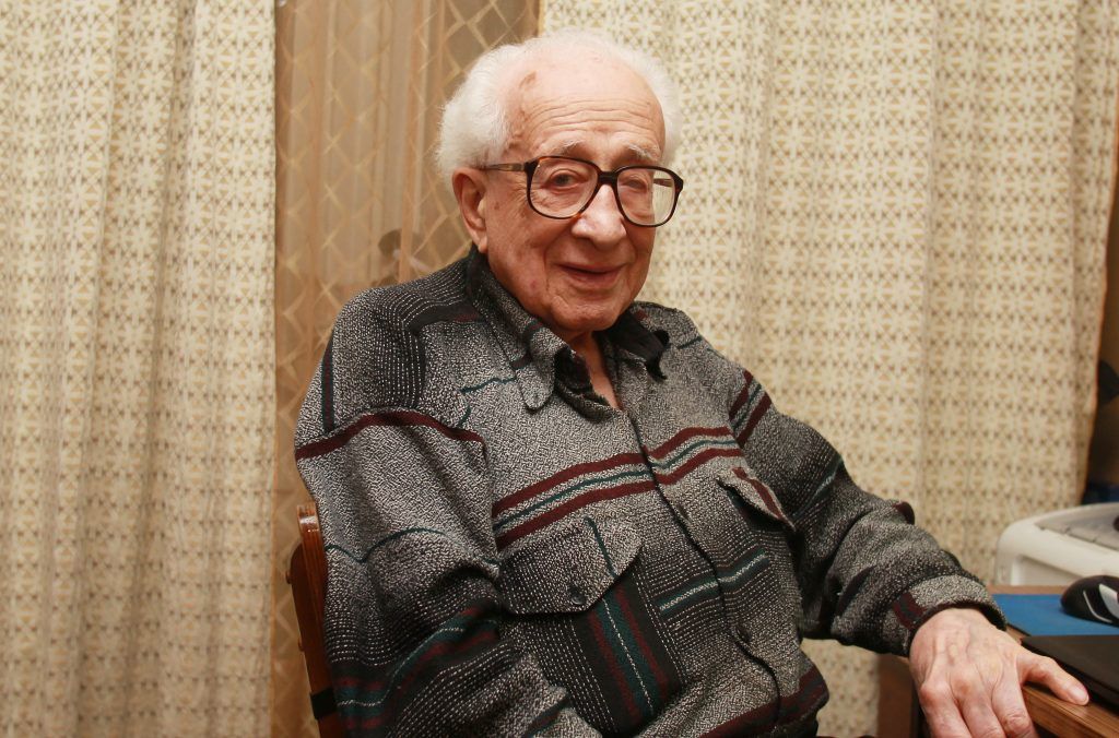 Ветеран Великой Отечественной войны Владимир Брагиснкий сейчас живет в районе Якиманка. Фото: Наталия Нечаева, «Вечерняя Москва»