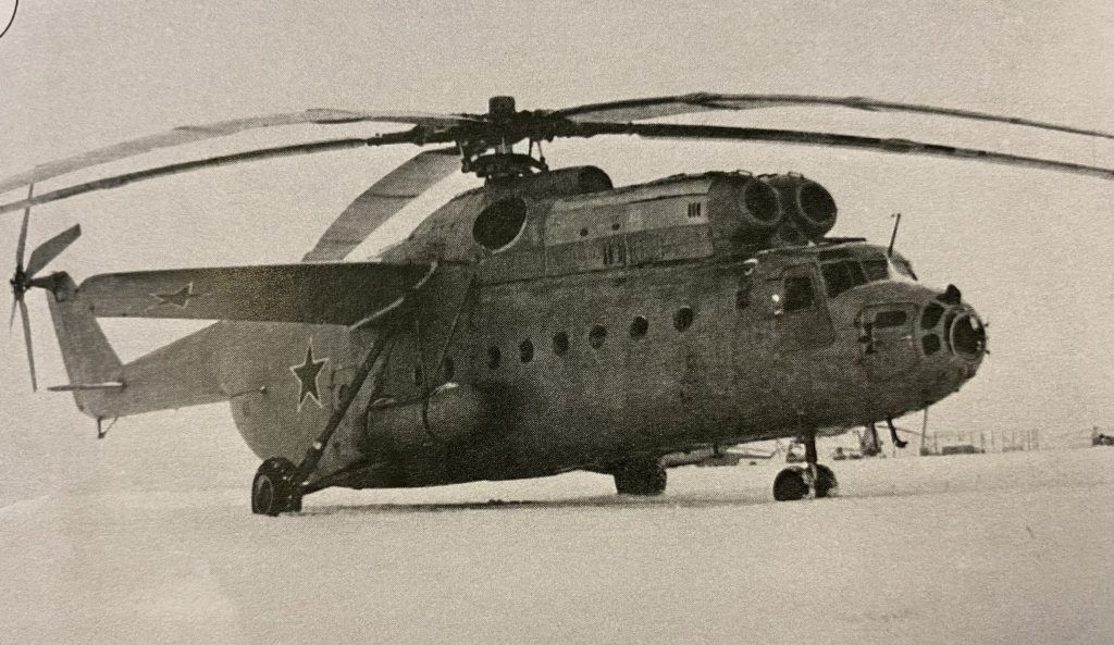 Вертолет Ми-6, на котором Владимир Наумкин летал 18 лет. Фото предоставил герой