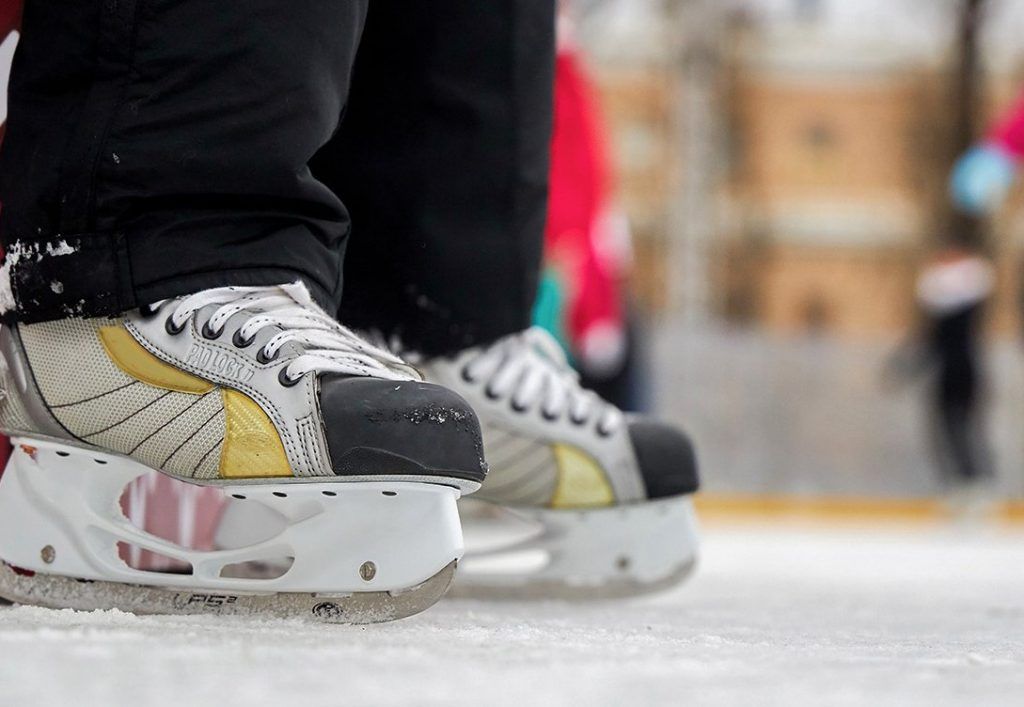 Москвичи не смогут покататься на коньках в двух парках столицы.Фото: сайт мэра Москвы