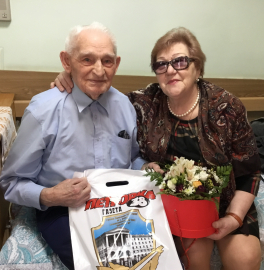Сотрудники УВД по ЦАО поздравили ветерана Курской битвы Георгия Уварова со 100-летним юбилеем