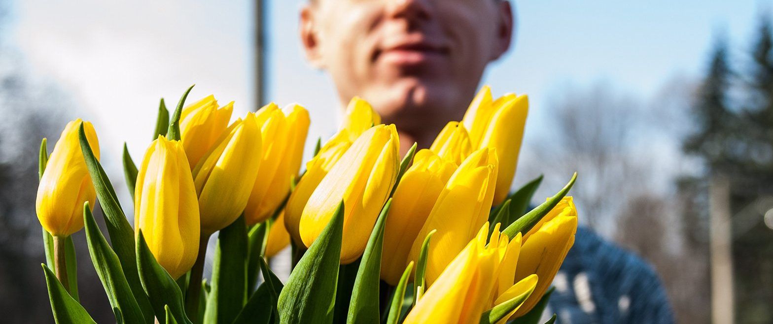 Более десяти тысяч цветов подарят жительницам в парках Москвы 8 марта. Фото: сайт мэра Москвы