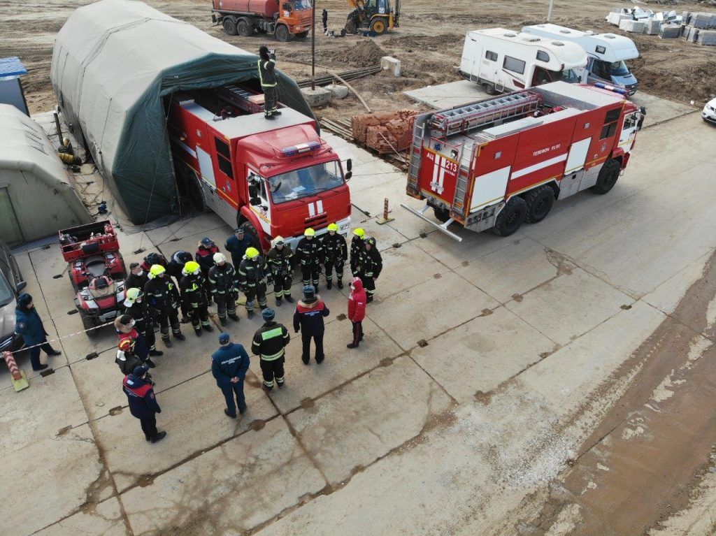 Пожарная безопасность строящейся больницы находится под особым контролем пожарных и беспилотников