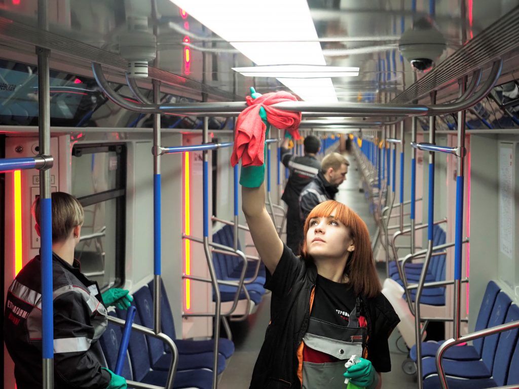 Сотрудники московского метро получат 750 тысяч пар перчаток