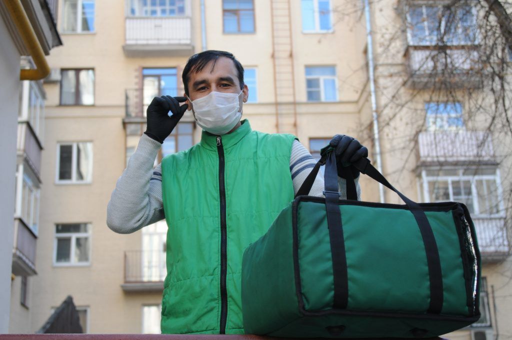 Жителям столицы рассказали о пользе медицинских масок в условиях пандемии коронавируса. Фото: Светлана Колоскова, «Вечерняя Москва»