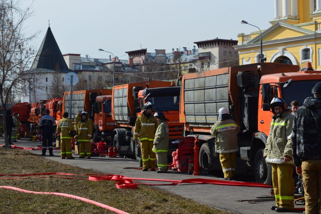 В ЦАО Москвы прошел смотр сводного отряда по тушению природных пожаров