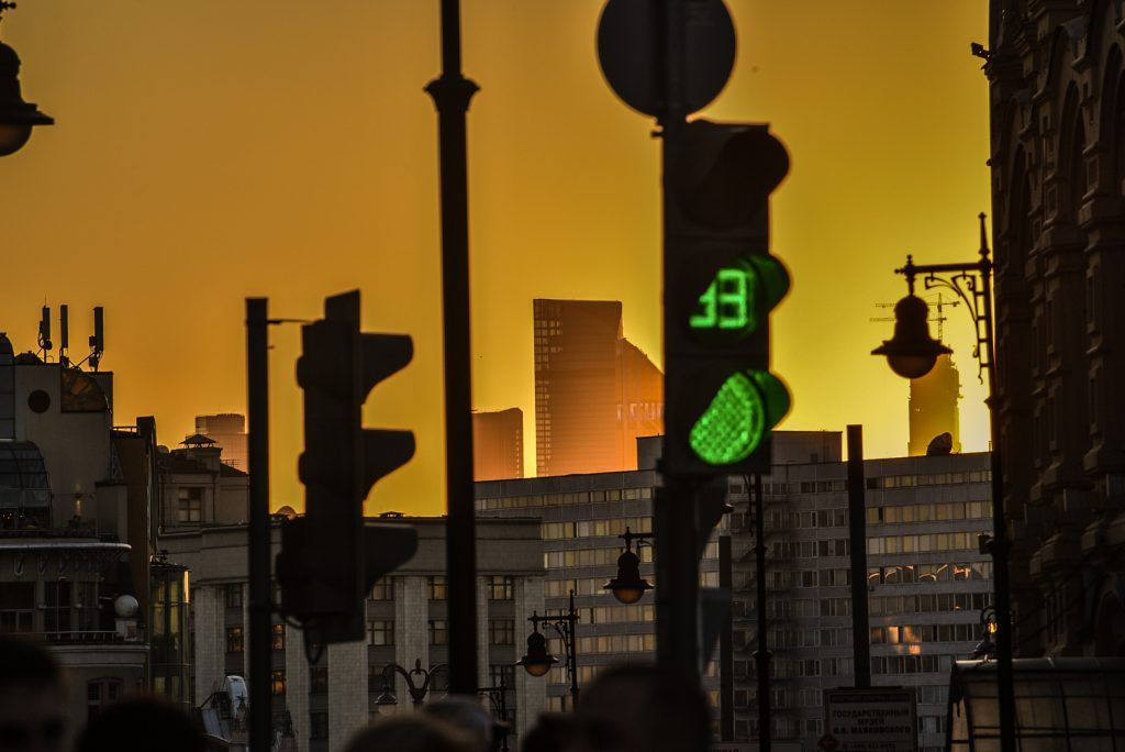 Пять тысяч светофоров перейдут на режим выходных в Москве